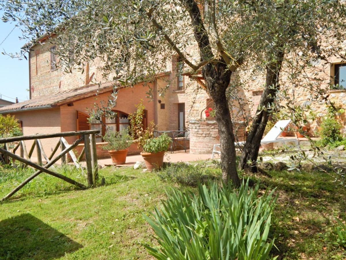 Fullino Nero Rta - Residenza Turistico Alberghiera Сиена Экстерьер фото