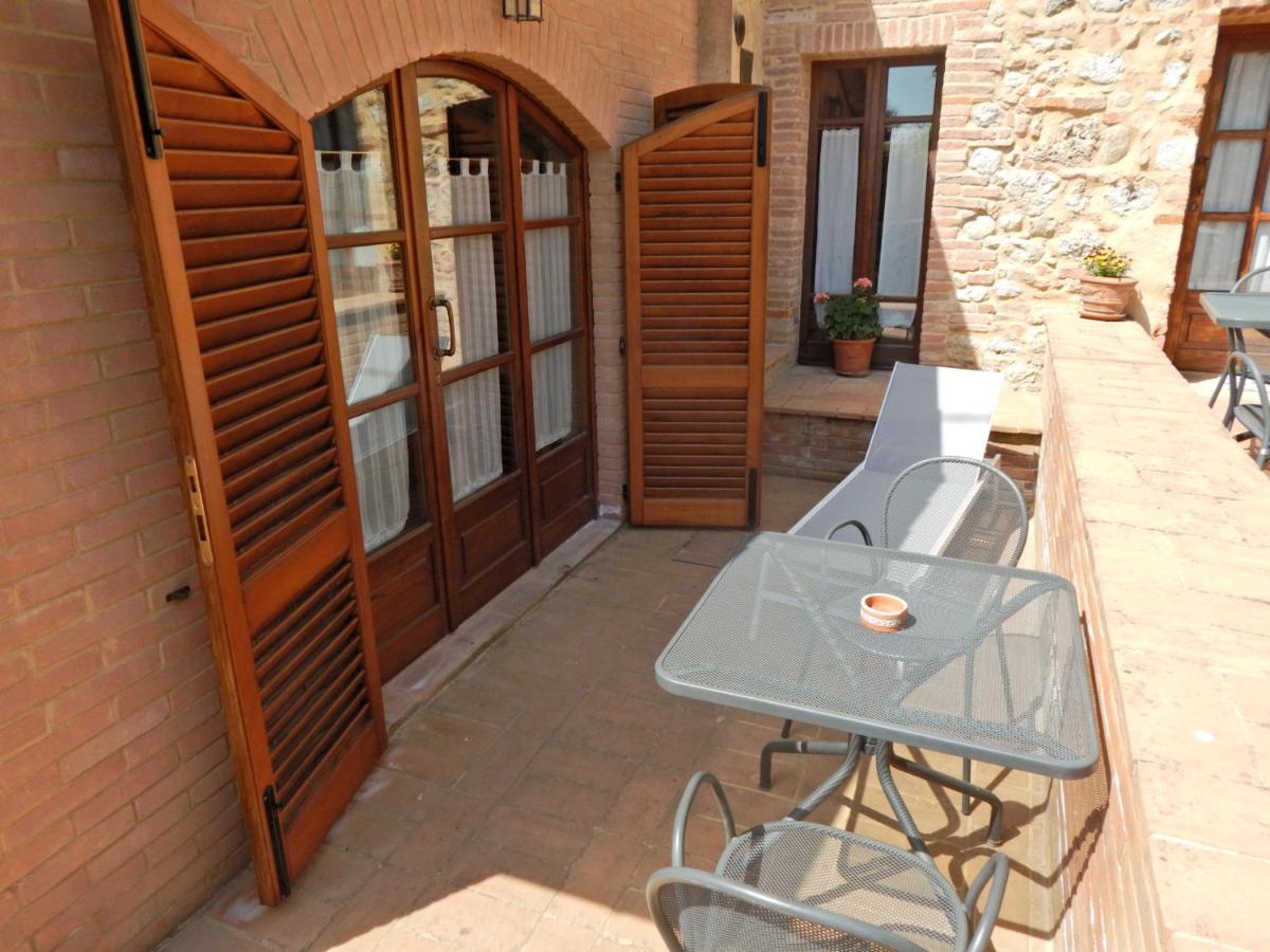 Fullino Nero Rta - Residenza Turistico Alberghiera Сиена Экстерьер фото