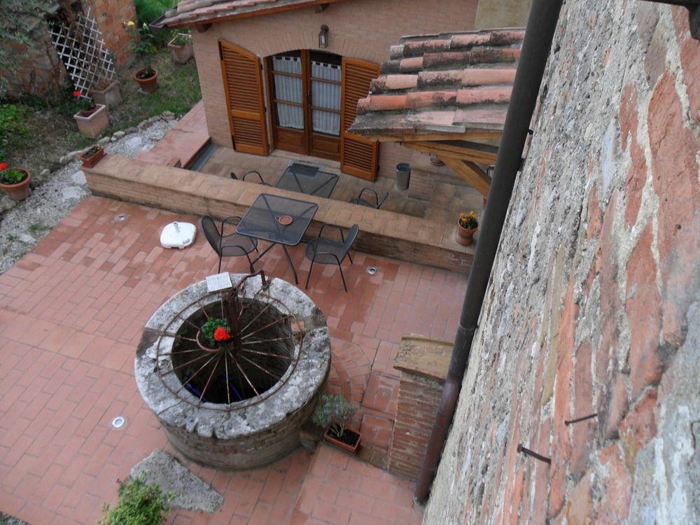 Fullino Nero Rta - Residenza Turistico Alberghiera Сиена Экстерьер фото
