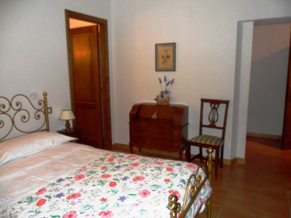 Fullino Nero Rta - Residenza Turistico Alberghiera Сиена Экстерьер фото