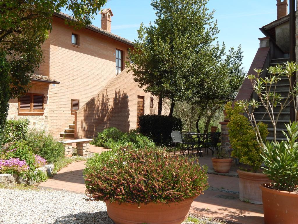 Fullino Nero Rta - Residenza Turistico Alberghiera Сиена Экстерьер фото