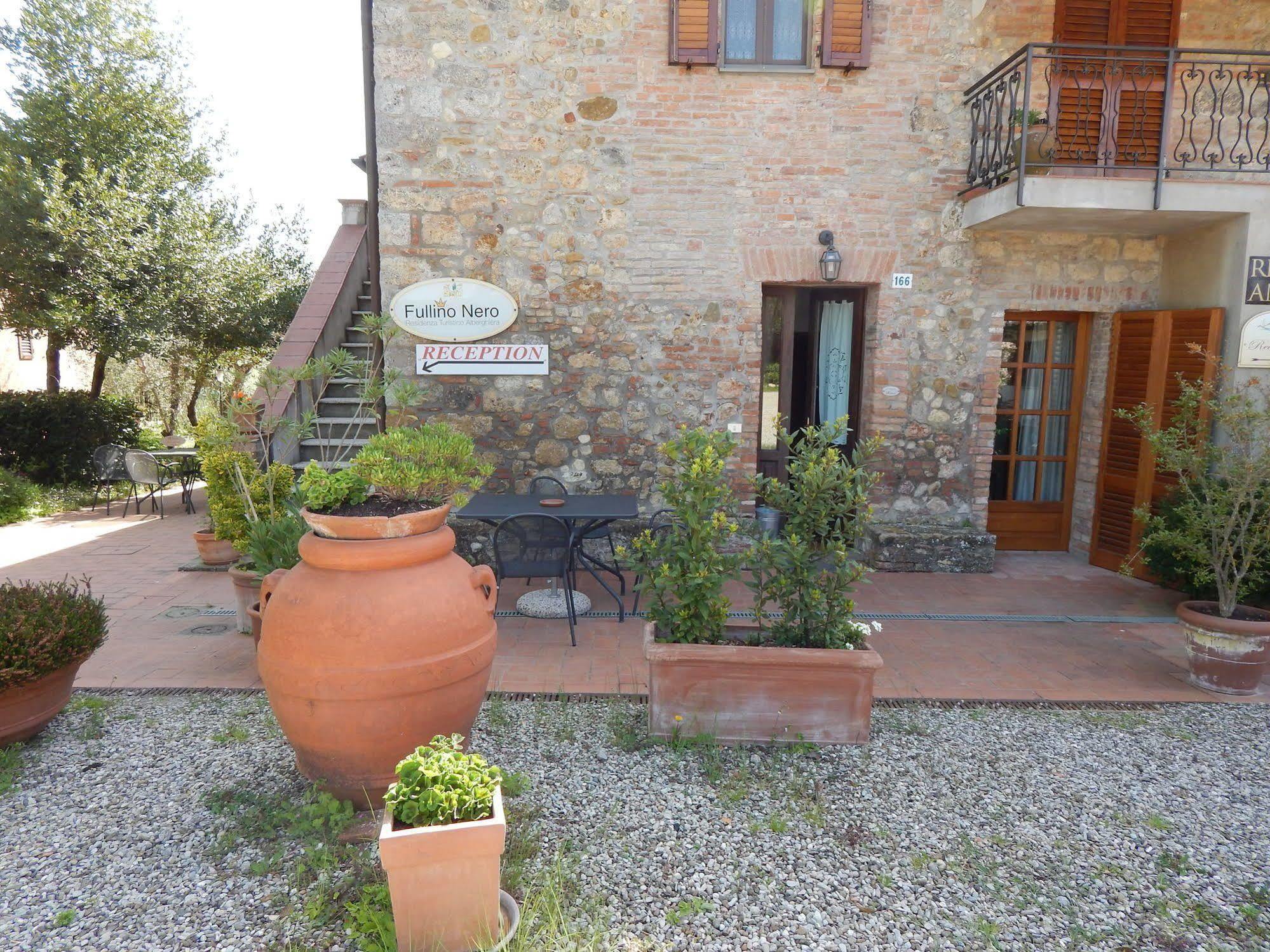 Fullino Nero Rta - Residenza Turistico Alberghiera Сиена Экстерьер фото