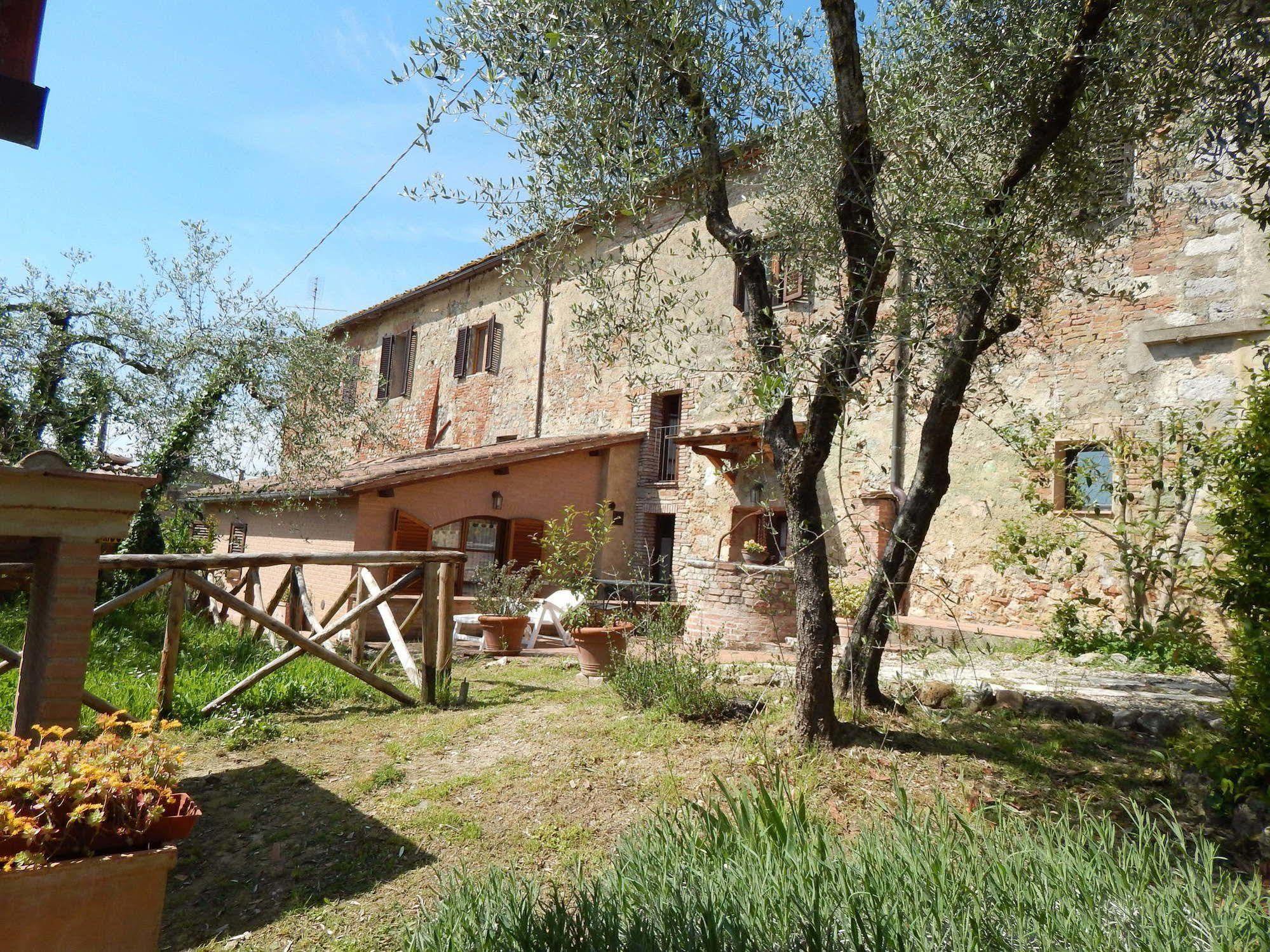 Fullino Nero Rta - Residenza Turistico Alberghiera Сиена Экстерьер фото