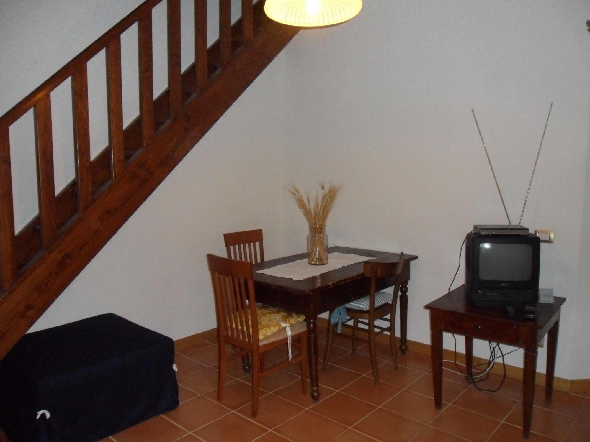 Fullino Nero Rta - Residenza Turistico Alberghiera Сиена Экстерьер фото