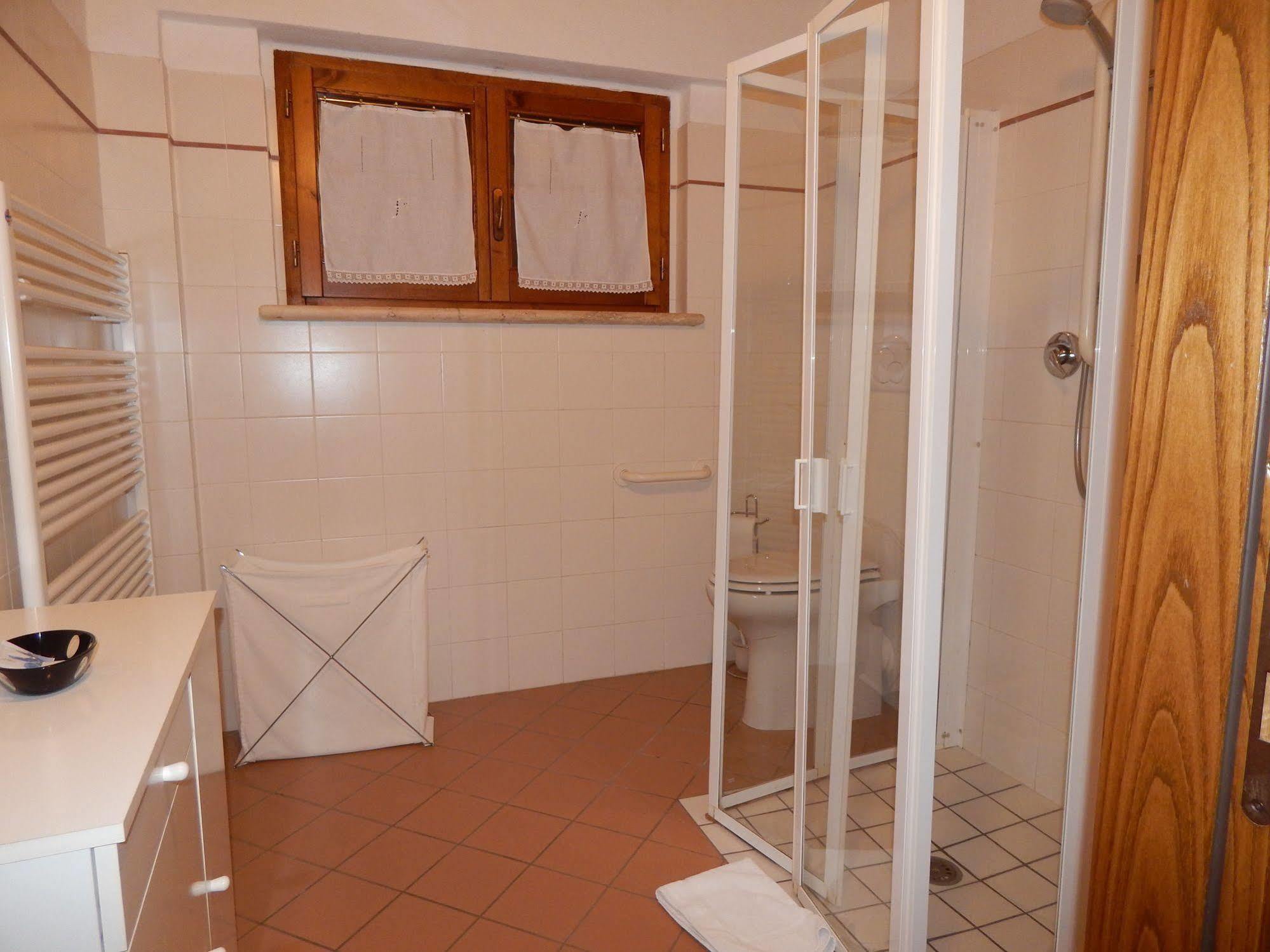 Fullino Nero Rta - Residenza Turistico Alberghiera Сиена Экстерьер фото
