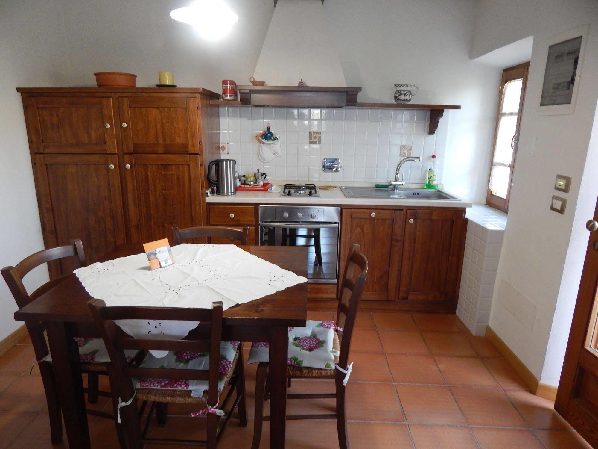 Fullino Nero Rta - Residenza Turistico Alberghiera Сиена Экстерьер фото
