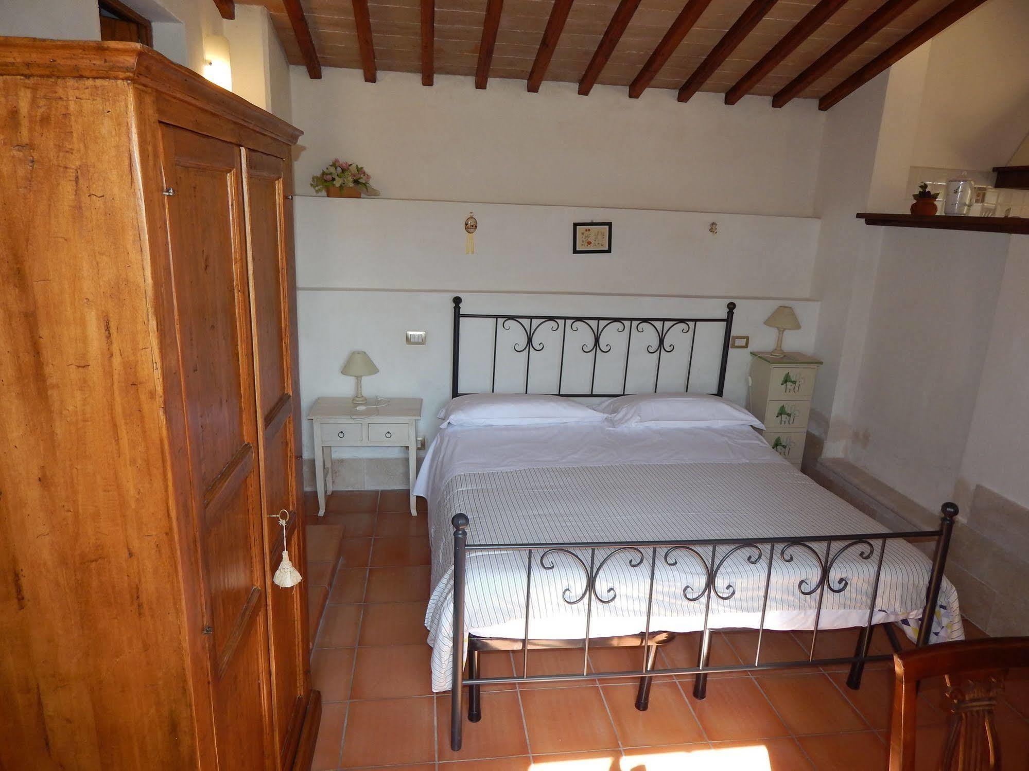 Fullino Nero Rta - Residenza Turistico Alberghiera Сиена Экстерьер фото