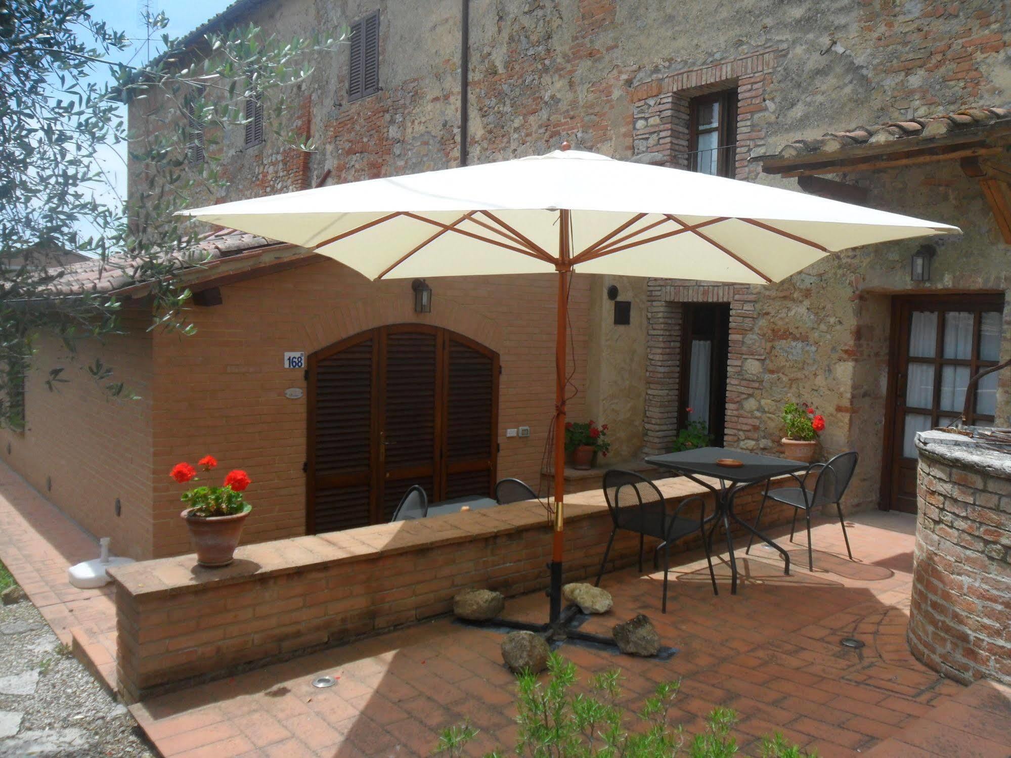 Fullino Nero Rta - Residenza Turistico Alberghiera Сиена Экстерьер фото